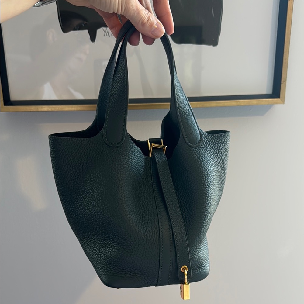 Hermes Bag Sleek Modern Design